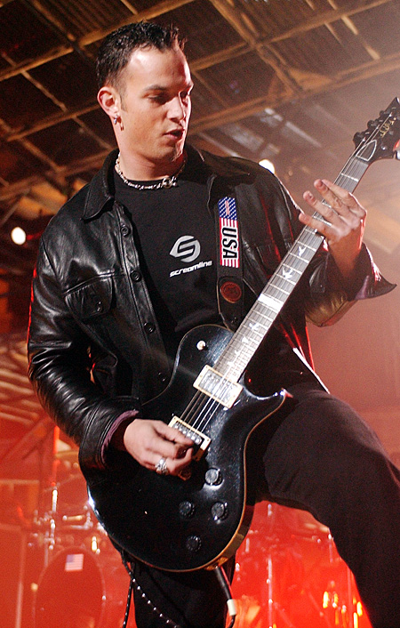 Tremonti with Alter Bridge in 2011