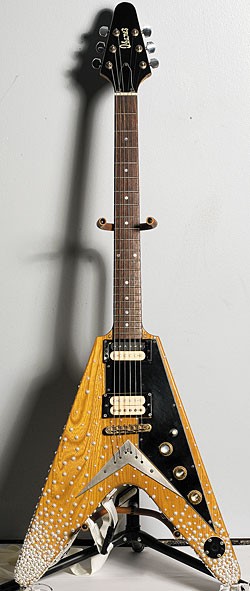 Mid-’70s Ibanez Rocket Roll decorated with white pearls – “Glam From The Sea.”