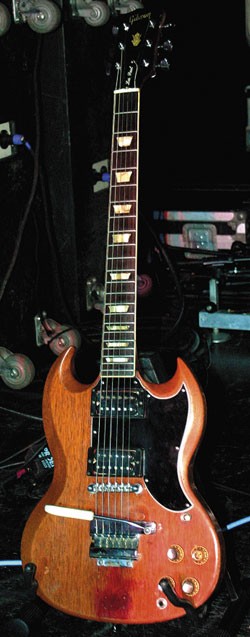 Gibson SG/Les Paul Standard.