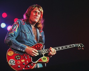 Guitarist Alvin Lee passes.