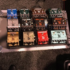 Fat? Tight? Big? Amptweaker and #vintageguitar want to know how you like your #metal? #pedals #guitargear #NAMM2015 #NAMM15 #NAMMshow #guitarlove — in Anaheim, California.