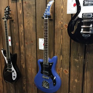 Custom 77 worked with Lee Ranado of Sonic Youth to design this custom T-Sonic YTH. #vintageguitar #guitar #NAMM2015 #NAMM #custom77 #guitarlove #sonicyouth — in Anaheim, California. 
