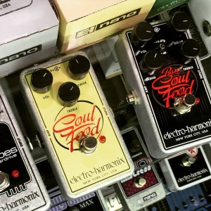 It may not be time to eat out here at #NAMM2015 on the West Coast, but it's never too early to be craving some Soul Food from Electro-Harmonix! #vintageguitar #NAMMshow #NAMM15 #electroharmonix #guitarlove #guitargear — in Anaheim, California.