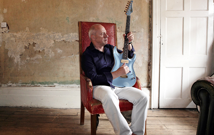 Knopfler with a Pensa Custom. Mark Knopfler: Fabio Lovino.