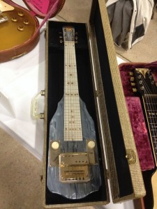 More from Philly! Here's a Bronson Singing Electric lap steel at Hank's Vintage.