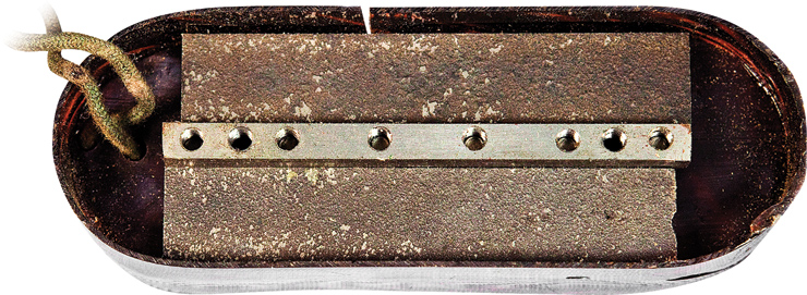 Underside of short diagonal pickup with two M55 Alnico magnets.