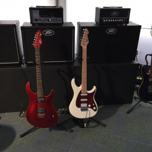 Who wants to jam? #Peavey #vintageguitar #Peavey50 #guitarlove #guitars #NAMM2015 #NAMMshow #NAMM — in Anaheim, California.