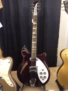 1971 Rickenbacker 360SF -Slant Fret in Burgundyglow.