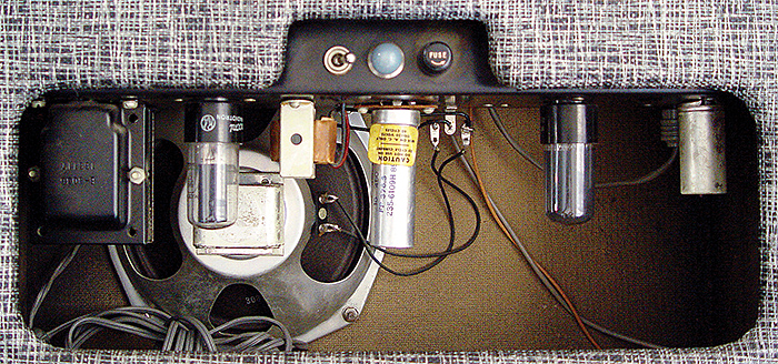 Supro’s 600R DeLuxe
