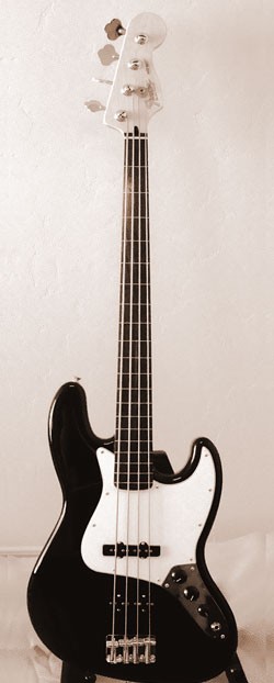 Fretless Fender Jazz Bass