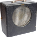 AUDIOVOX_736936_02_frontAmp