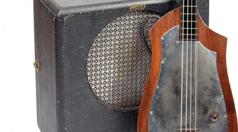 The Audiovox 736 Electric Bass and 936 Amp The Audiovox 736 Electric Bass and 936 Amp
