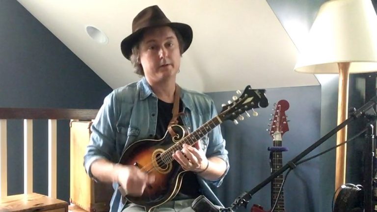 Andrew Hendryx – Novice Mandolin Lesson Andrew Hendryx – Novice Mandolin Lesson