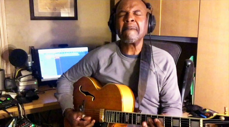 Bobby Broom plays “Humpty Dumpty” Bobby Broom plays “Humpty Dumpty”