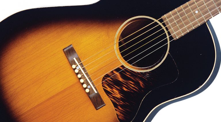 Gibson J-35 Gibson J-35