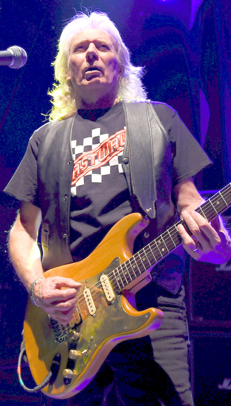 Motörhead Guitarist “Fast Eddie” Clarke Passes